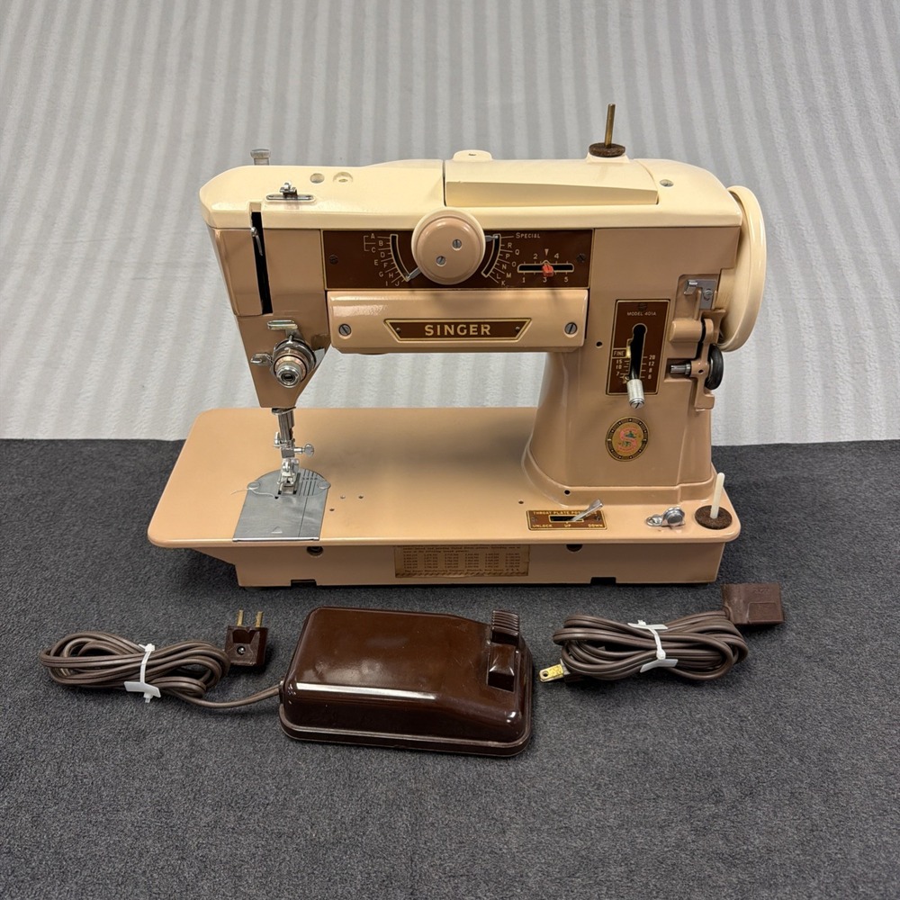 Vintage Singer 401A Sewing Machine Foot Pedal Working 1961 Serial #NC029026